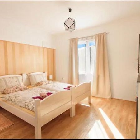 Rooms Bobic Licko Petrovo Selo Buitenkant foto